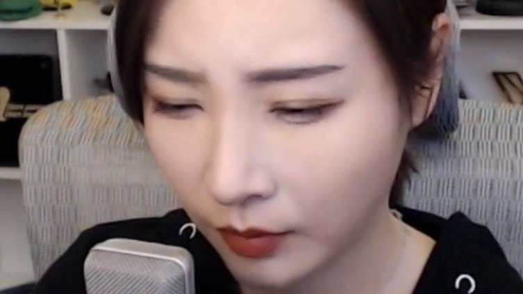 放送一下@女流 试玩未来教室小游戏H5的翻车场面评论区看笑的举个手,揪3个送斗鱼定制鲨鱼玩